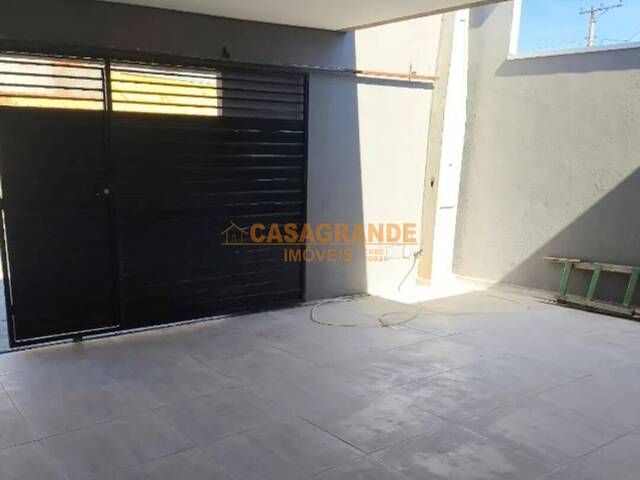 Casa para Venda em São José dos Campos - 5