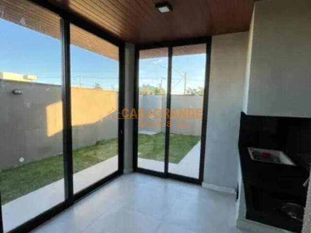 Casa para Venda em São José dos Campos - 5