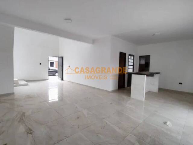 Casa para Venda em São José dos Campos - 4