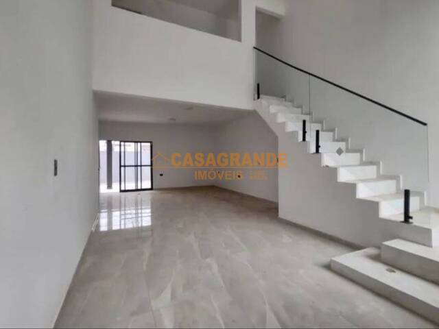 Casa para Venda em São José dos Campos - 5