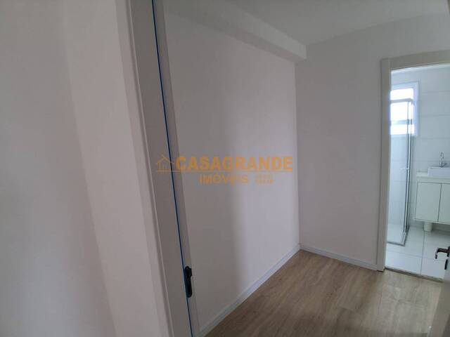 Apartamento para Venda em São José dos Campos - 4