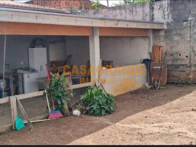 Casa para Venda em São José dos Campos - 4