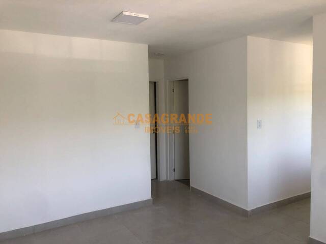 Casa para Venda em São José dos Campos - 4