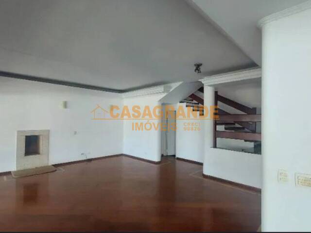Casa para Venda em São José dos Campos - 4