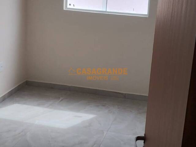 Casa para Venda em Jacareí - 5