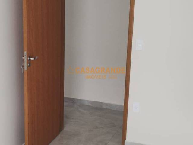 Casa para Venda em Jacareí - 4
