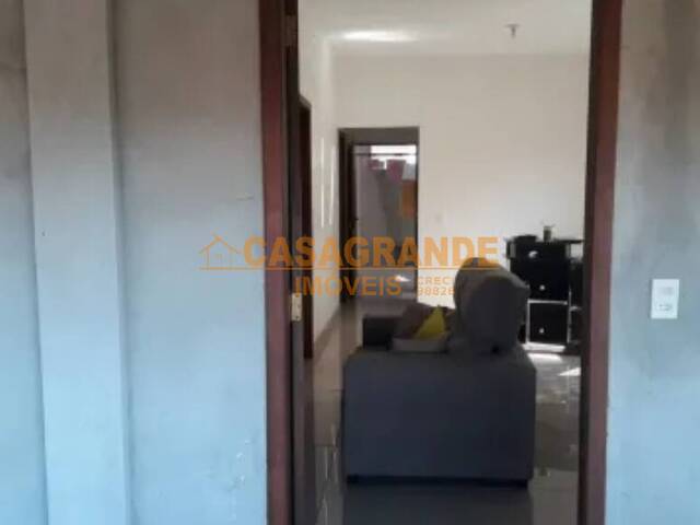 Casa para Venda em São José dos Campos - 5
