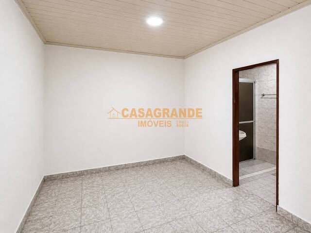 Casa para Venda em São José dos Campos - 4
