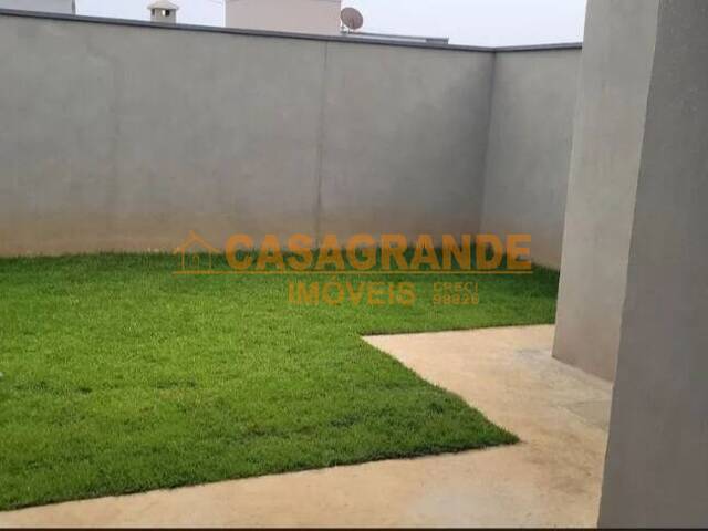 Casa para Venda em São José dos Campos - 5