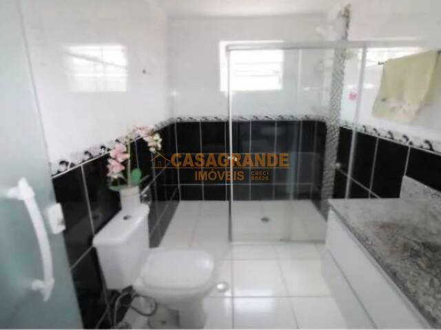 Casa para Venda em São José dos Campos - 5