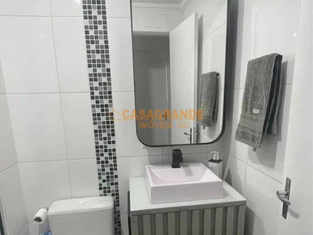 Apartamento para Venda em São José dos Campos - 4
