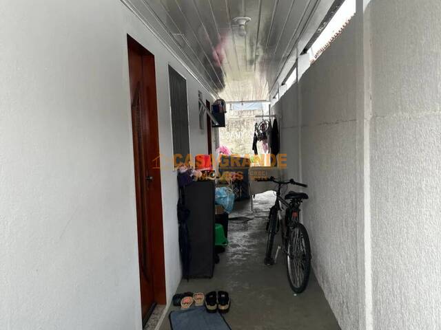 Casa para Venda em São José dos Campos - 4
