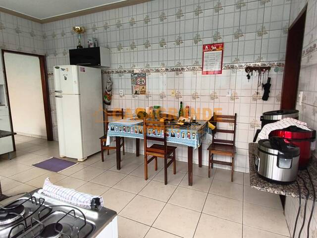 Casa para Venda em São José dos Campos - 4