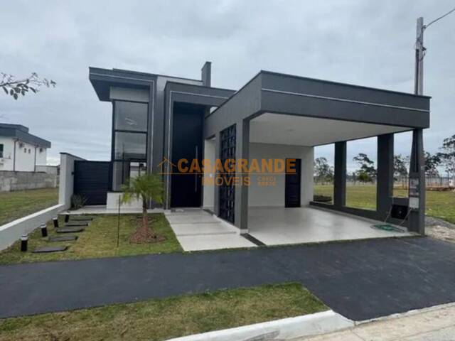 Casa para Venda em São José dos Campos - 4