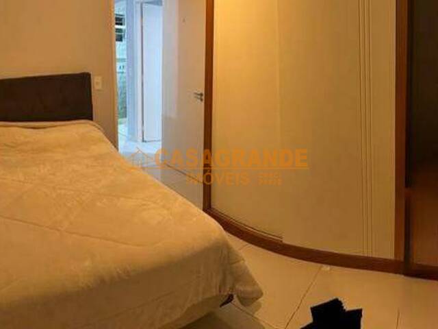 Casa para Venda em São José dos Campos - 4