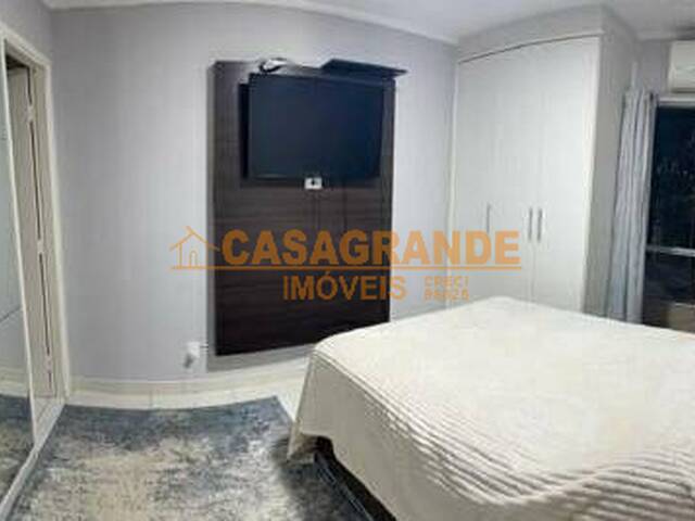 Casa para Venda em São José dos Campos - 5