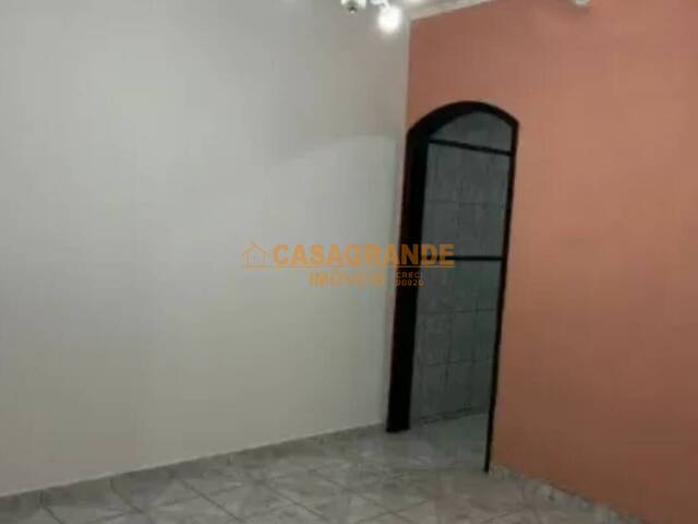 Casa para Venda em São José dos Campos - 4