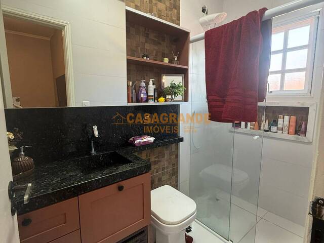 #14184 - Casa para Venda em Jacareí - SP - 2