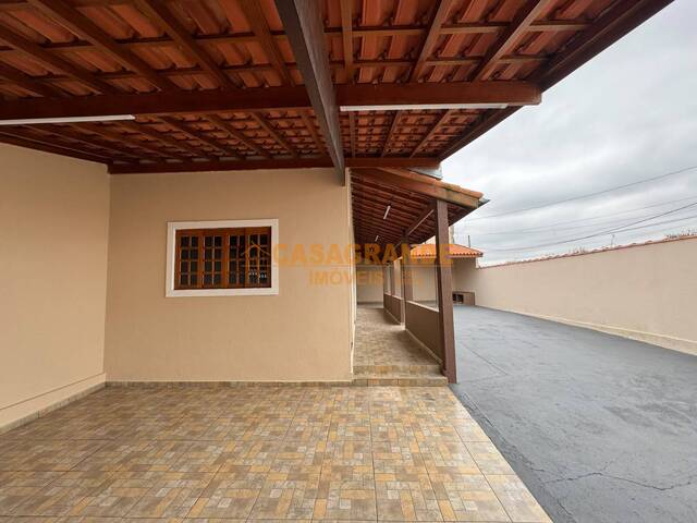 Casa para Venda em São José dos Campos - 4