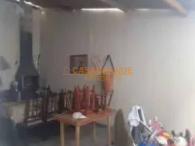 Casa para Venda em São José dos Campos - 5