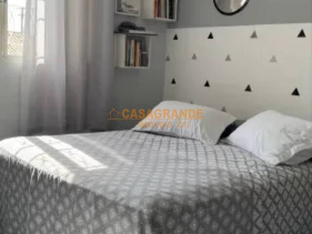 Casa para Venda em São José dos Campos - 4
