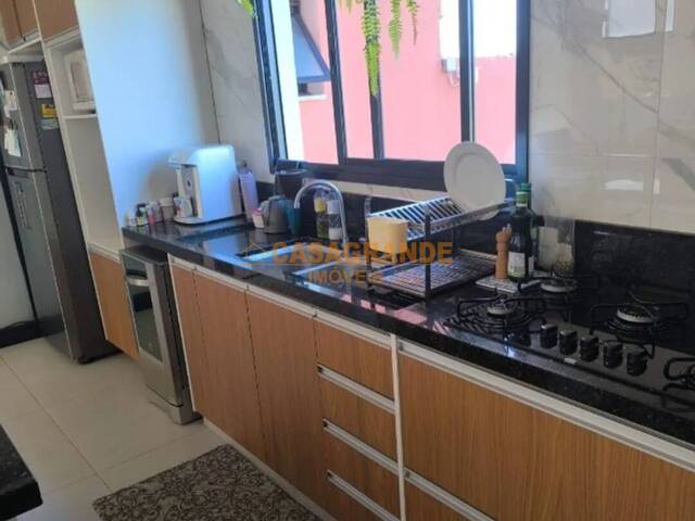 Casa para Venda em São José dos Campos - 4