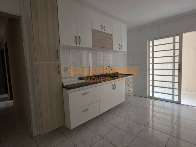 Casa para Venda em São José dos Campos - 5