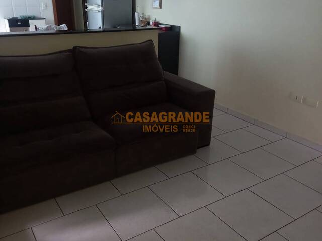 Casa para Venda em São José dos Campos - 4