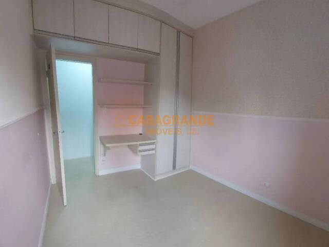 Apartamento para Venda em São José dos Campos - 4
