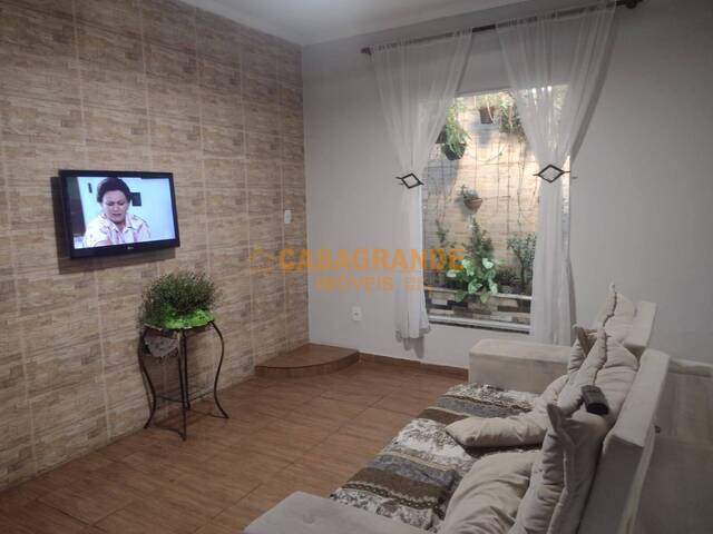 Casa para Venda em São José dos Campos - 4
