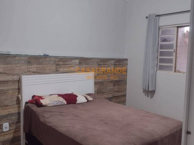 Casa para Venda em São José dos Campos - 5