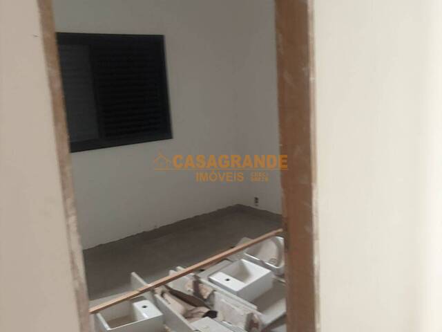 Casa para Venda em São José dos Campos - 5