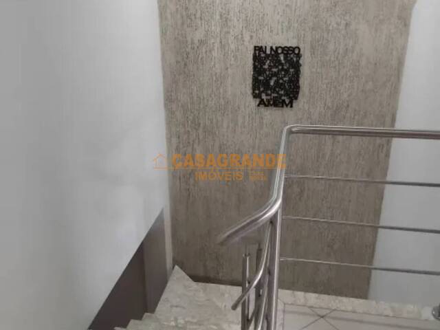 Casa para Venda em São José dos Campos - 5