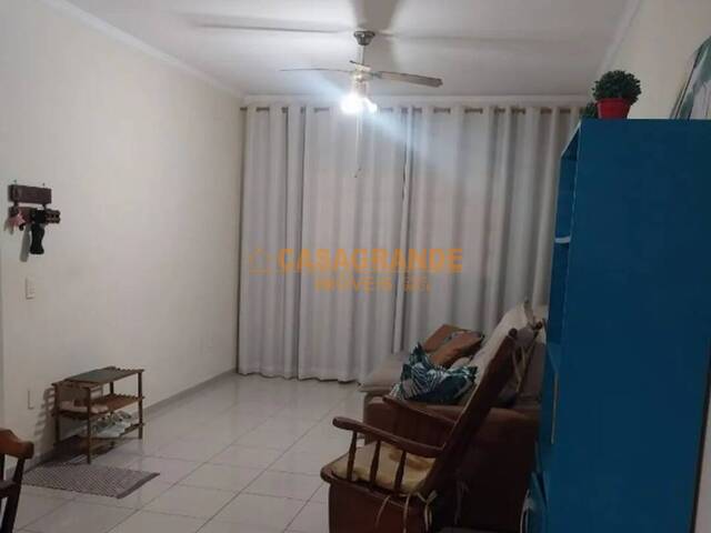 Casa para Venda em São José dos Campos - 4