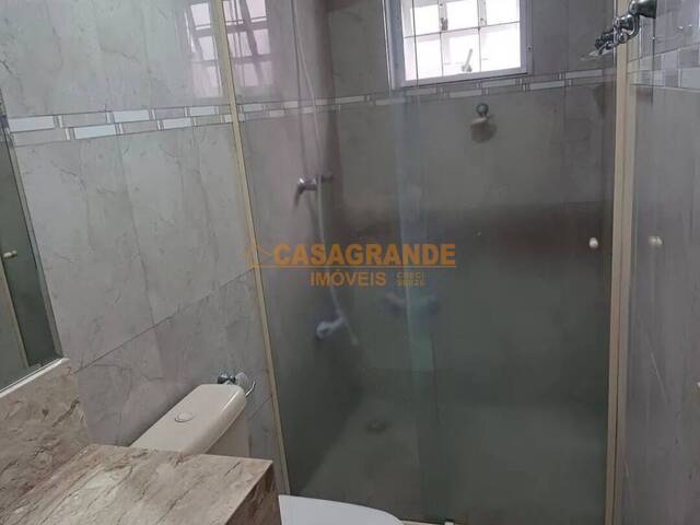 Casa para Venda em São José dos Campos - 4