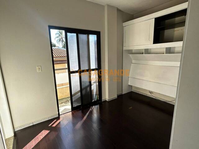 Apartamento para Venda em São José dos Campos - 4