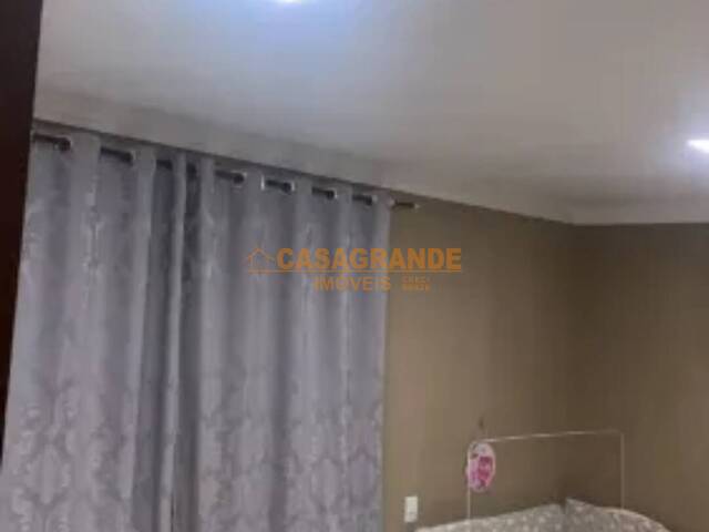 Casa para Venda em São José dos Campos - 5