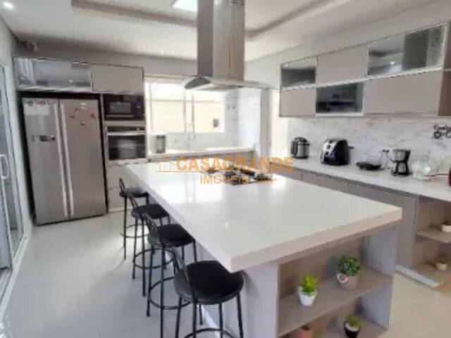 Casa para Venda em São José dos Campos - 5