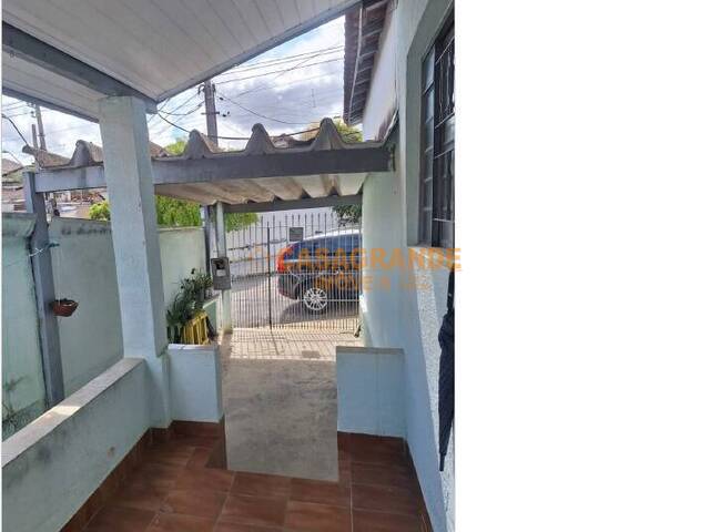 Casa para Venda em São José dos Campos - 4
