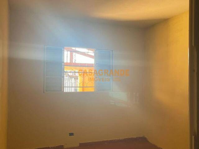 Casa para Venda em São José dos Campos - 5