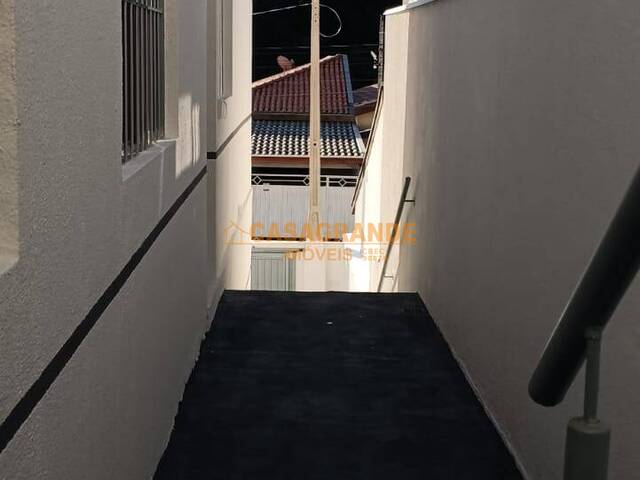 Casa para Venda em São José dos Campos - 4