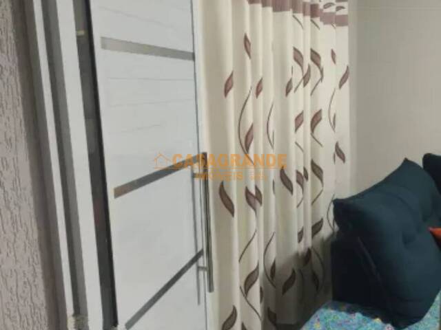 Casa para Venda em São José dos Campos - 4