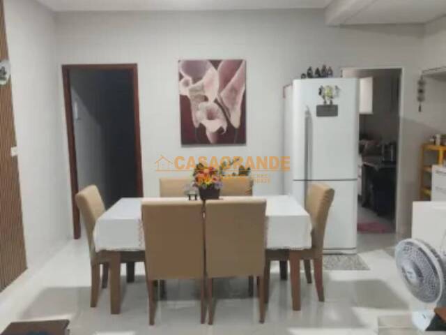 Casa para Venda em São José dos Campos - 5