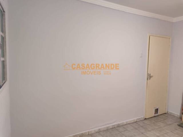 Casa para Venda em São José dos Campos - 4