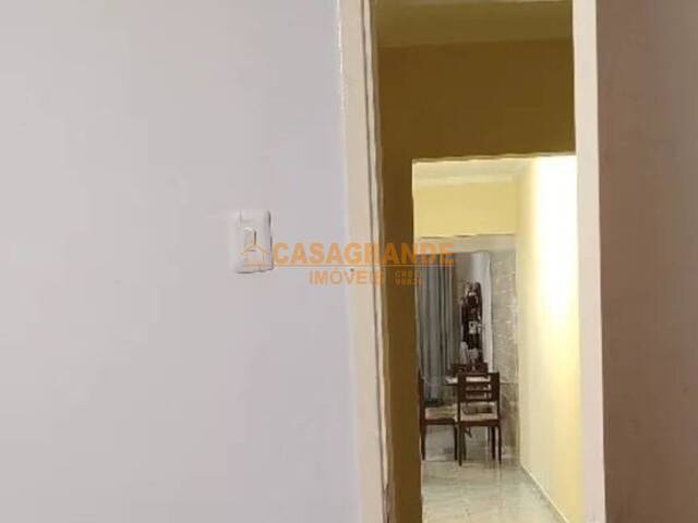 Casa para Venda em São José dos Campos - 5