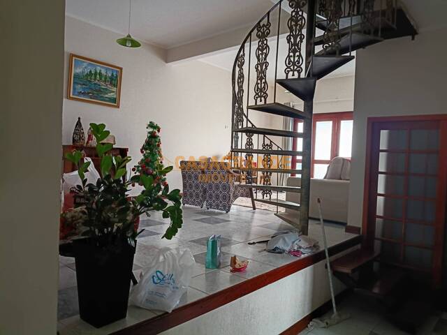 Casa para Venda em São José dos Campos - 4