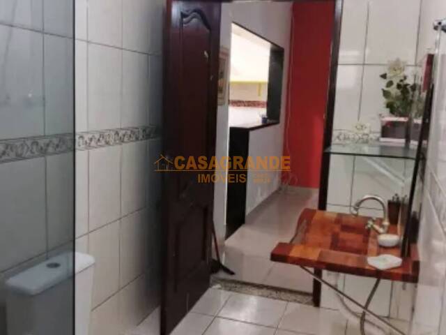 Casa para Venda em São José dos Campos - 5