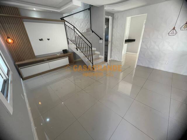 Casa para Venda em São José dos Campos - 4