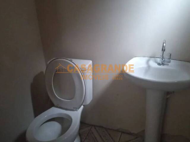 Casa para Venda em São José dos Campos - 4