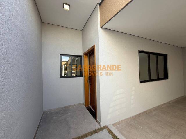 Casa para Venda em São José dos Campos - 5